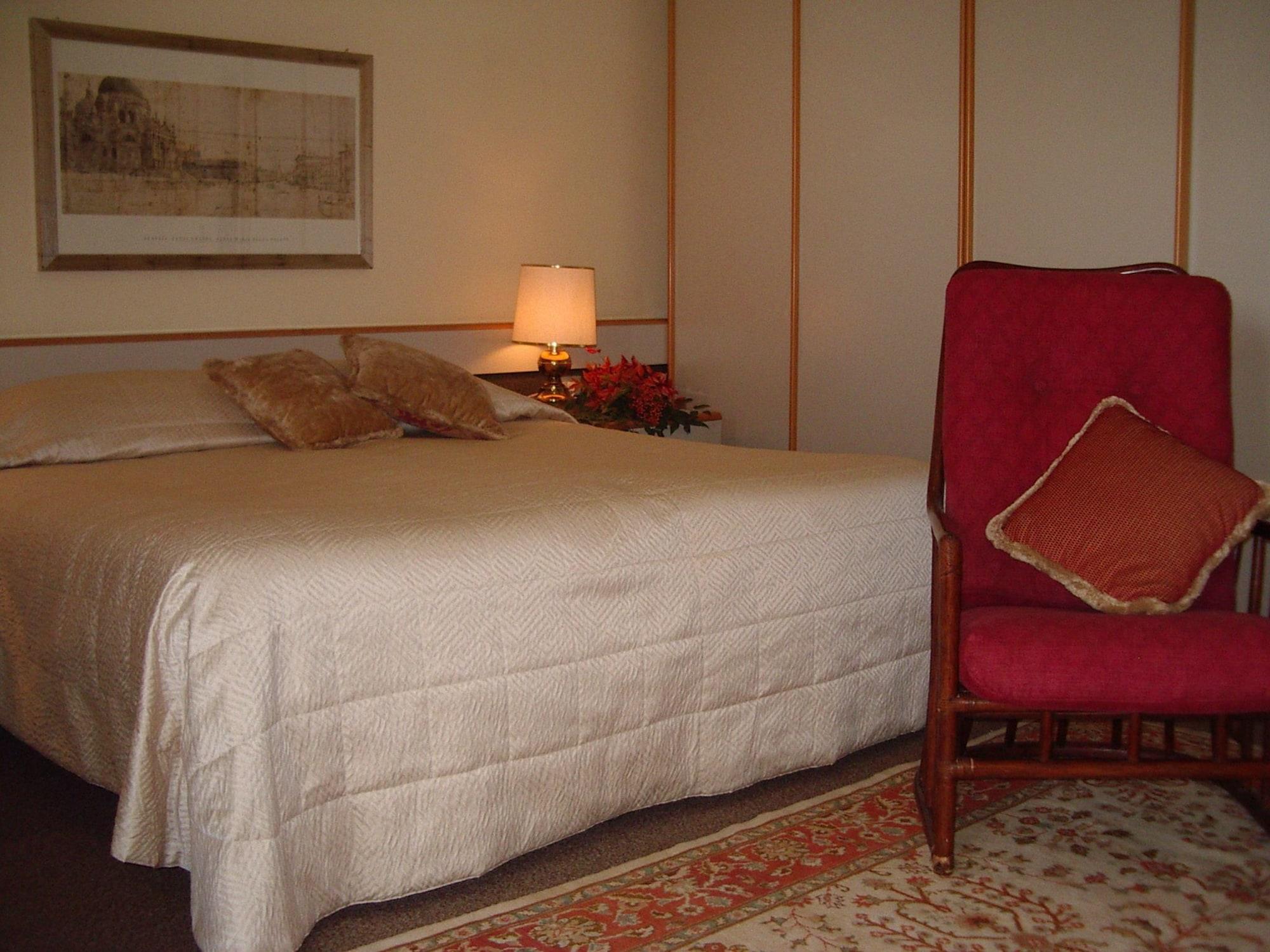 Hotel Terme Neroniane มอนเตกรอตโต แตร์เม ภายนอก รูปภาพ