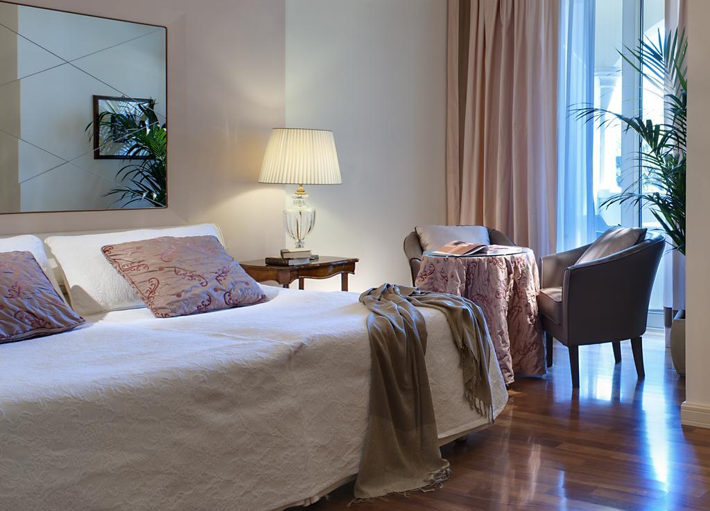 Hotel Terme Neroniane มอนเตกรอตโต แตร์เม ภายนอก รูปภาพ