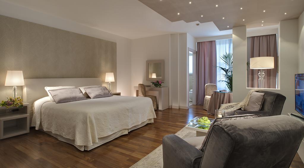 Hotel Terme Neroniane มอนเตกรอตโต แตร์เม ภายนอก รูปภาพ